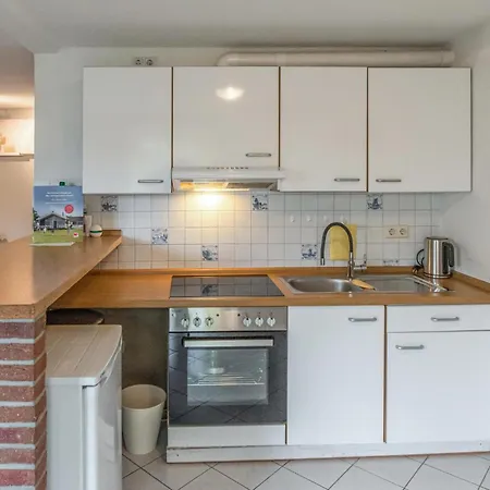 Apartment 1 Bedroom In *