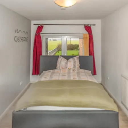 1 Bedroom In Apartment